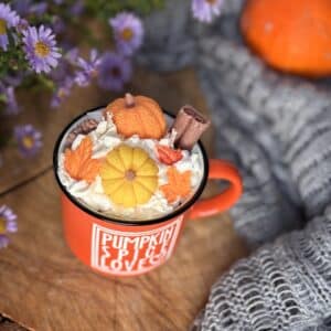 Świeca sojowa Pumpkin Spice Love w jesiennym kubku