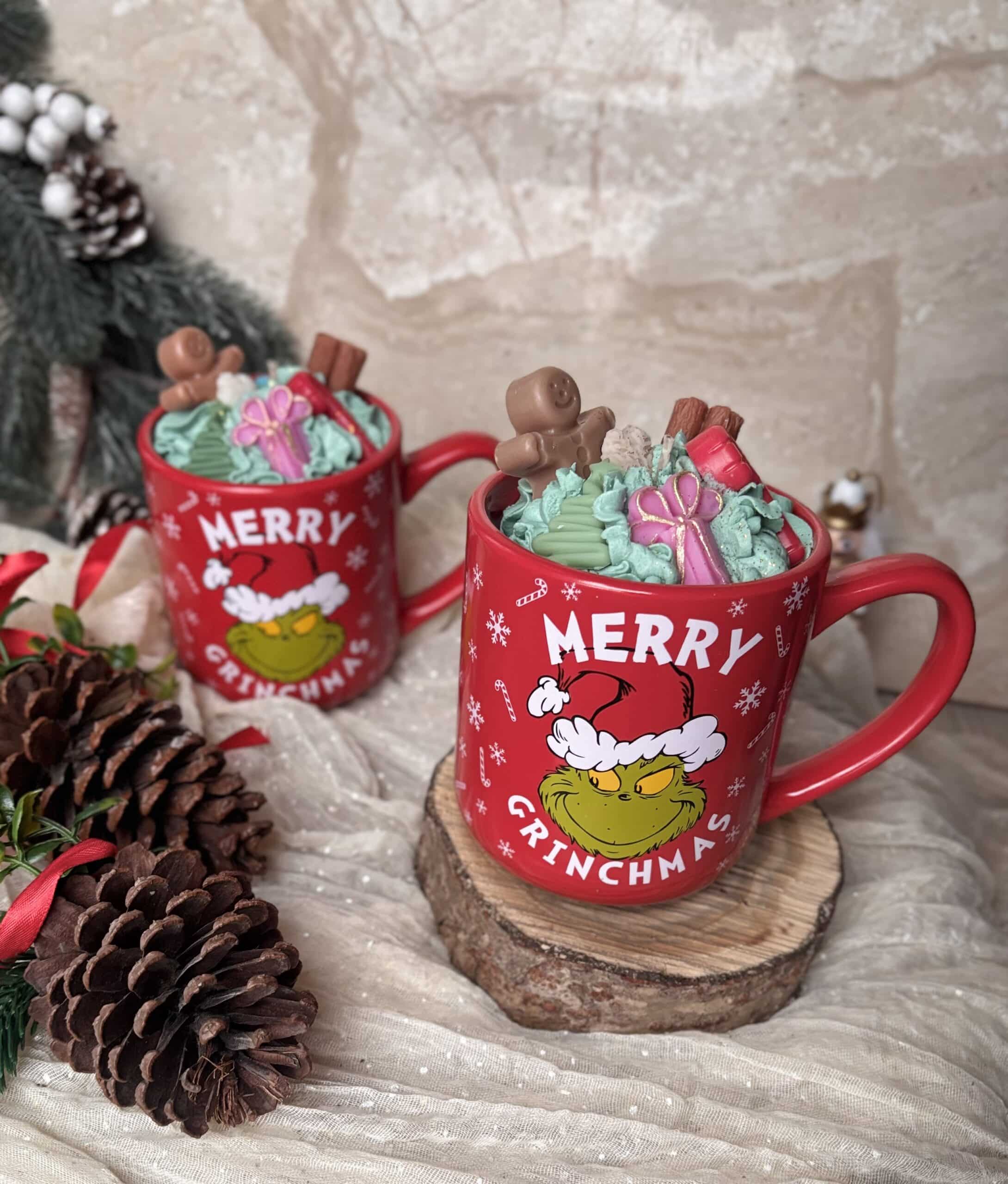 Świeca sojowa "Grinchowa Magia Świąt" w dyżym kubku Grinch 430 g - obrazek 6
