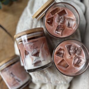Iced Coffee Latte – świeca sojowa z efektem kostek lodu | 200 g